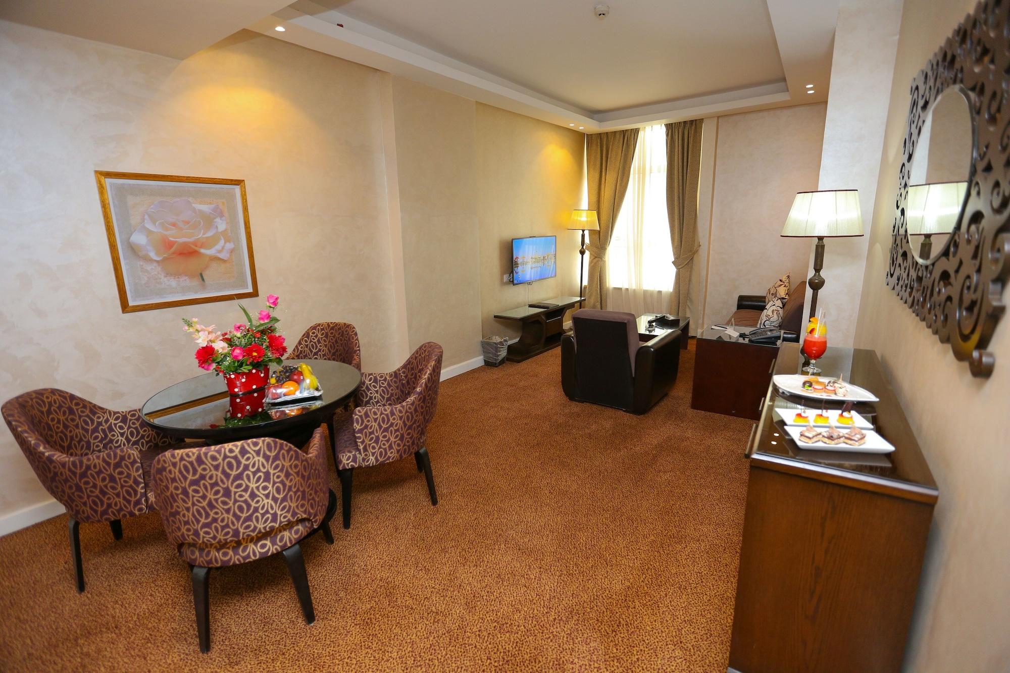 Hotel Tolip El Narges à Le Caire Extérieur photo A suite at the hotel