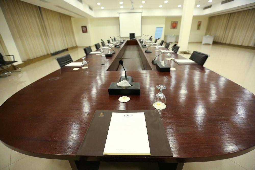 Hotel Tolip El Narges à Le Caire Extérieur photo The conference room of the Prime Minister of Sri Lanka